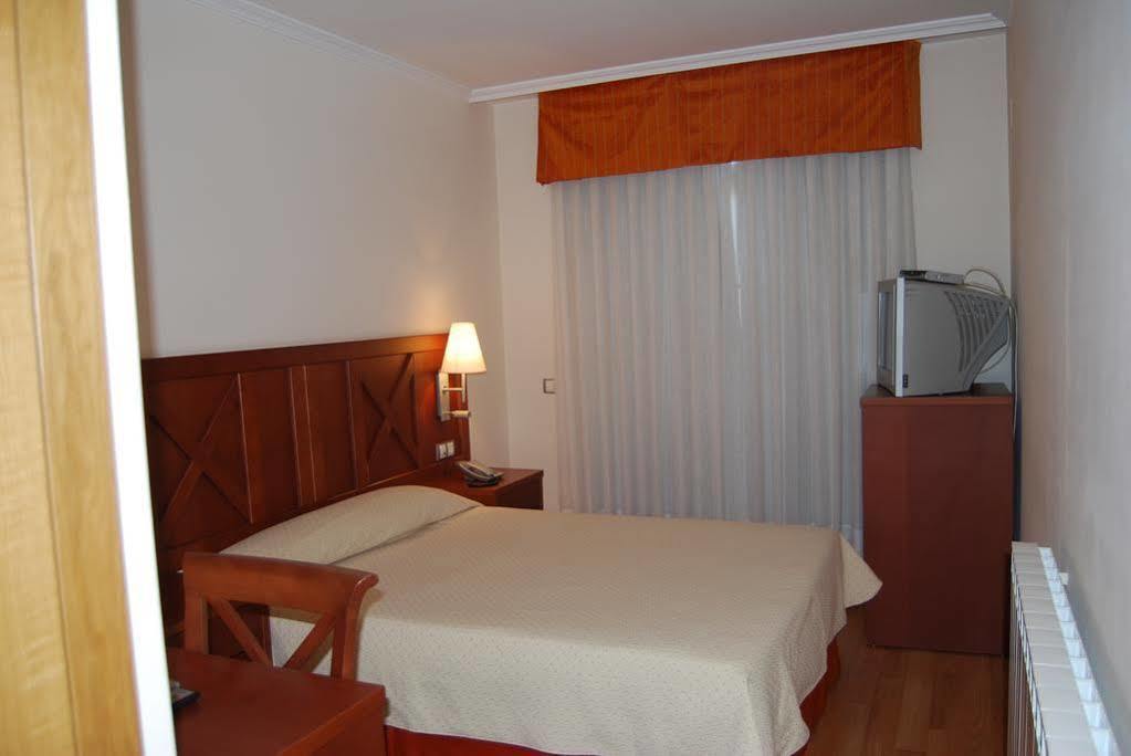 Hotel Meleiros Castro De Sanabria Exterior photo
